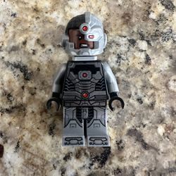 Cyborg Minifig