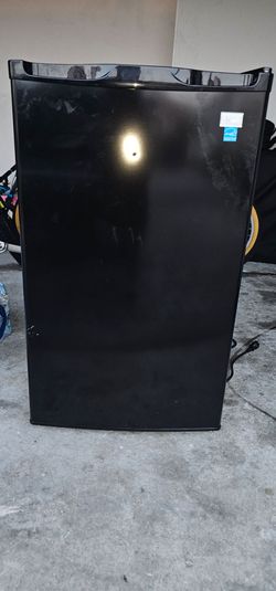 Black Mini Refrigerator