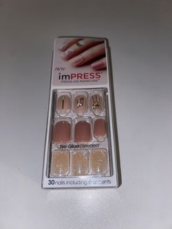 Press on nails