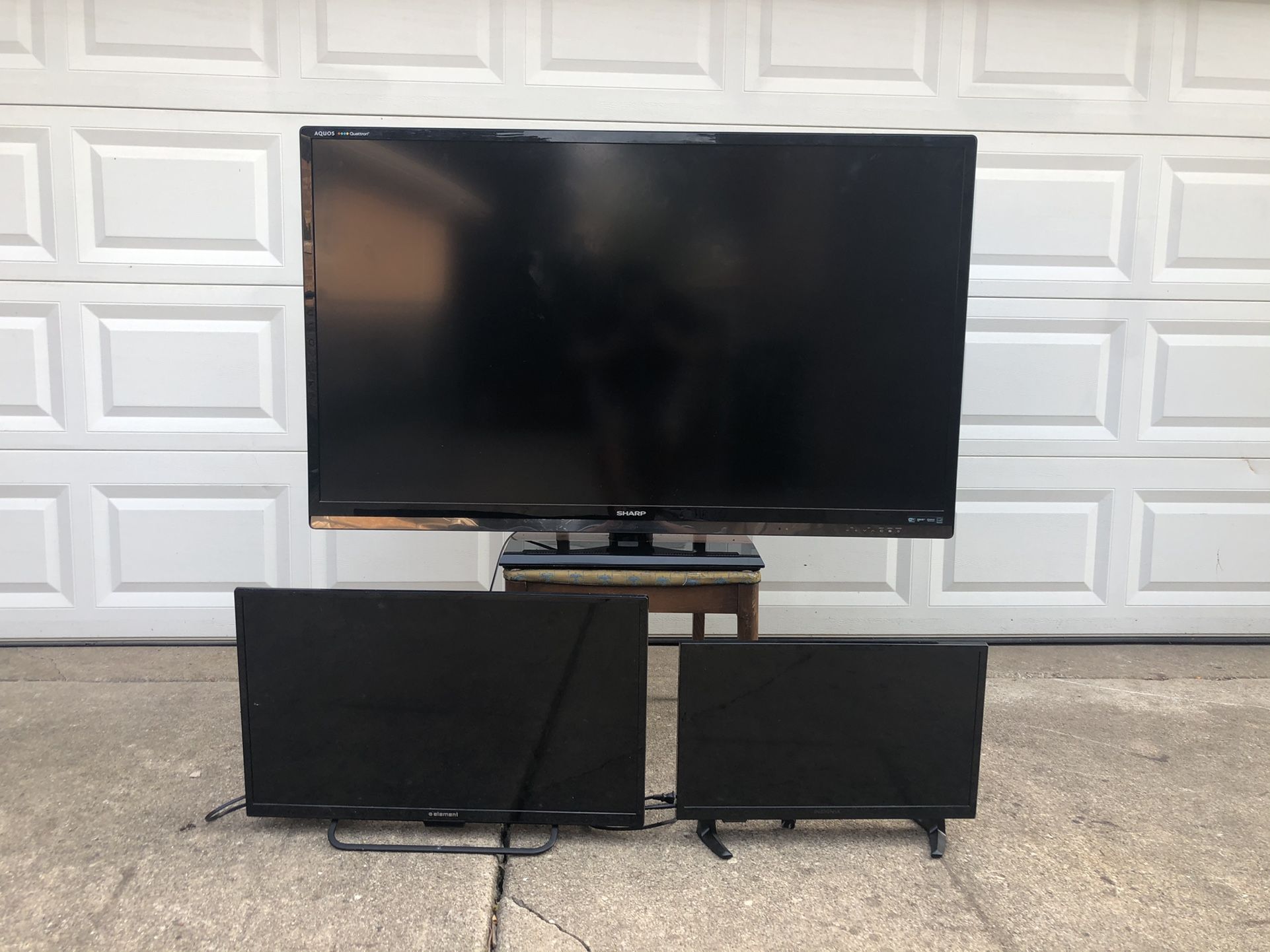 Flat Screen televisions Sharp / Insignia  / Element For Sale Or Trade N64 / Pokemon / SNES / Sega Genesis 