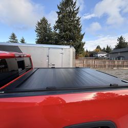 2024 Chevy Silverado 6.5’ Bed RETRAX Cover