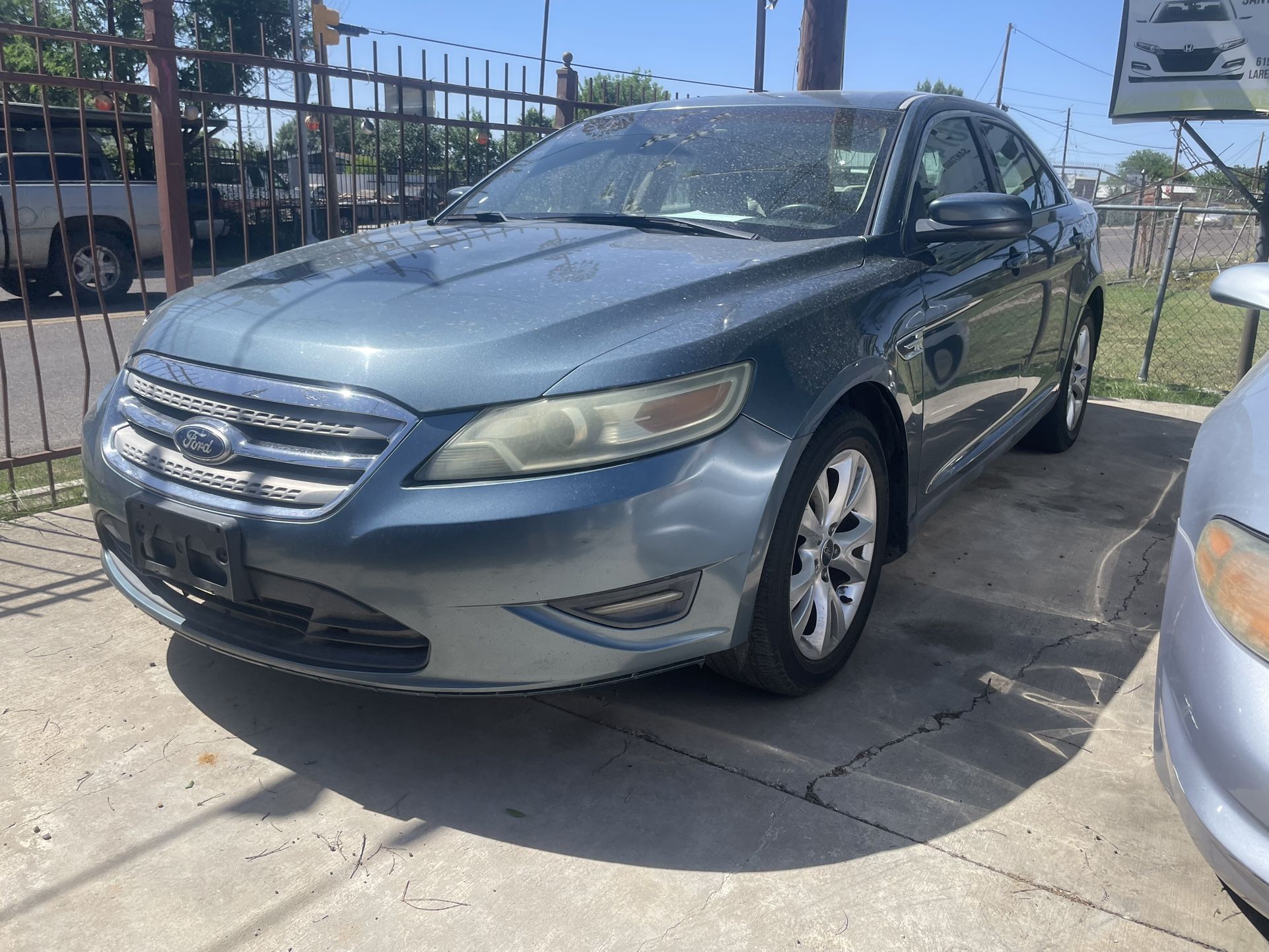 2010 Ford Taurus