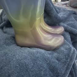 Raining Boots Size 3Y 💜