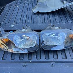 03 05 Chevrolet cavalier Front Headlight 