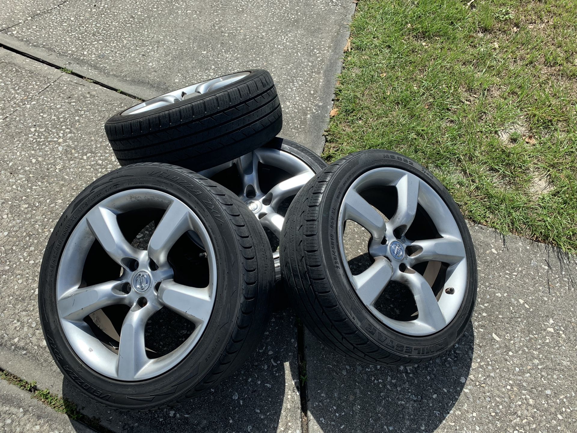 Nissan 350z rims and tires