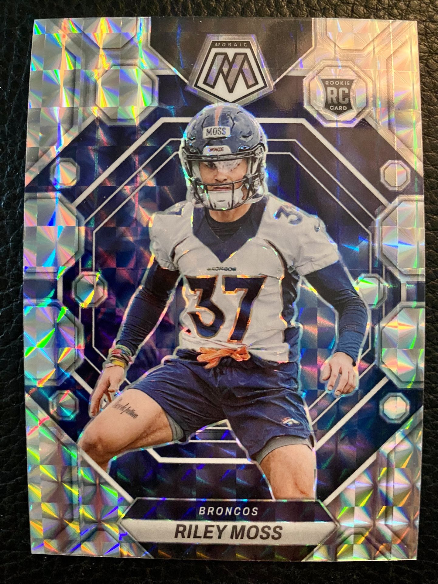 Riley Moss 2023 Panini Mosaic Football #358 ROOKIE CARD SILVER MOSAIC PRIZM!
