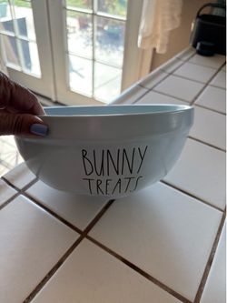 Rea Dunn bunny treats bowl