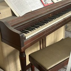 Upright piano