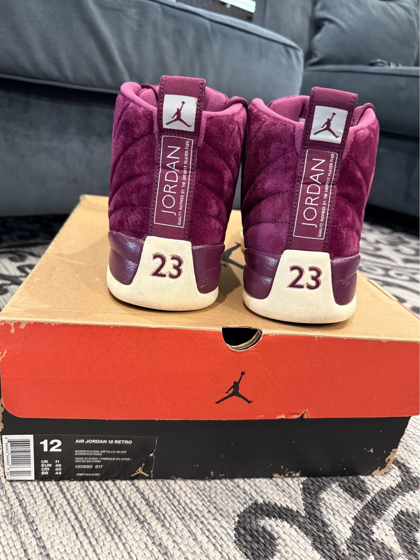 Air Jordan Retro color purple/burgundy suede size 12
