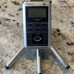 Roland R-05 Studio portable WAVE / MP3 linear PCM Recorder Tested Working!!