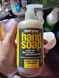 Miscellaneous bathroom stuff