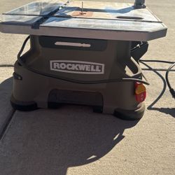 Blade Runner Rock Well 