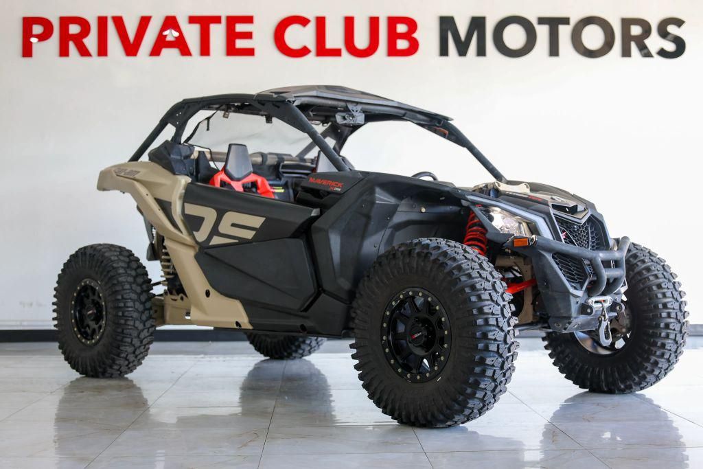 2023 Can-Am Maverick X3 X Ds Turbo Rr (Desert Tan & Carbon Black Red)
