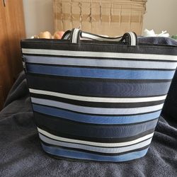 DKNY City Bucket Bag 