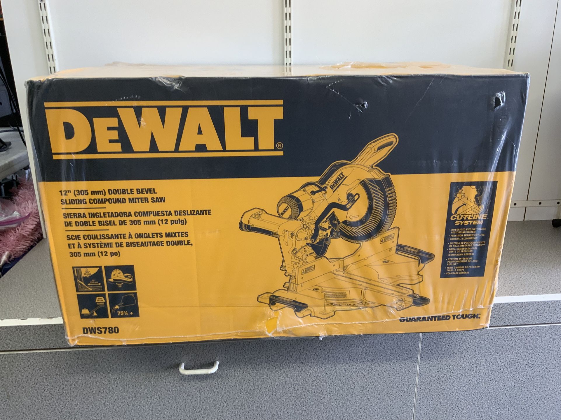 DeWalt 12” Double Bevel Sliding Compound Miter Saw New In Box