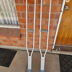 CRUTCHES  ( 5 FT 10 TO 6 FT 6)