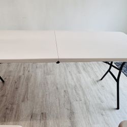 Foldable Plastic Dining Table 