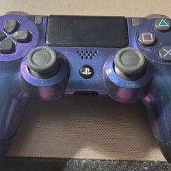 PS4 controllers