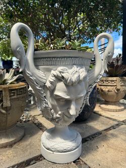 Metal planter