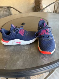 Women’s Nike Size 6