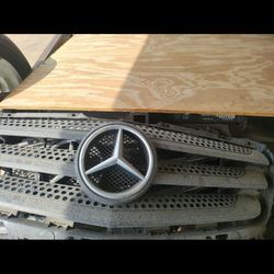 Mercedes sprinter van factory grille