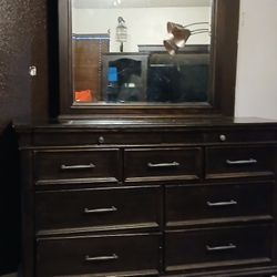Dresser Set/with Night Stand & Chest 4 SALE