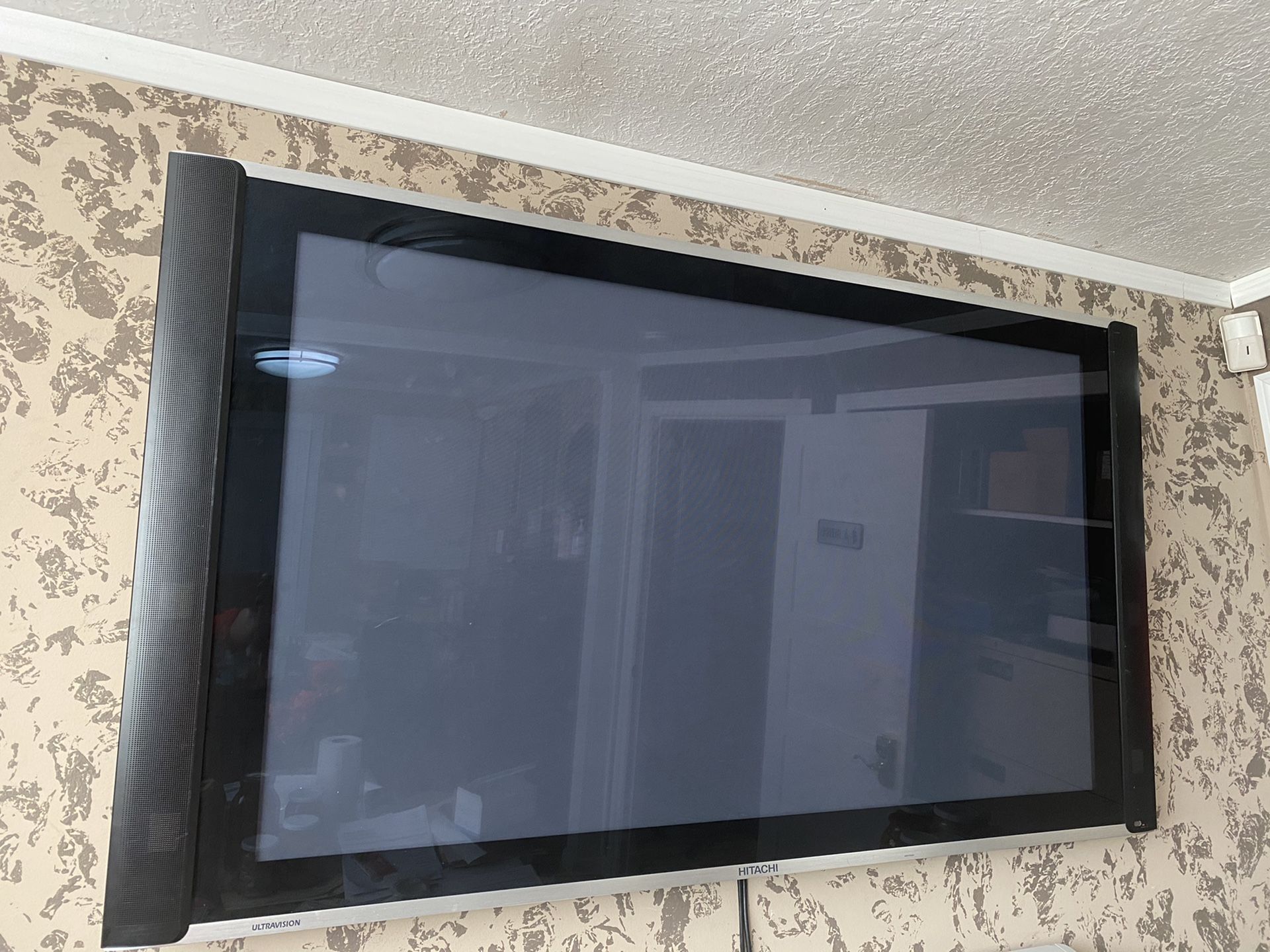 Hitachi Ultravision LCD rear-projection TV 60”