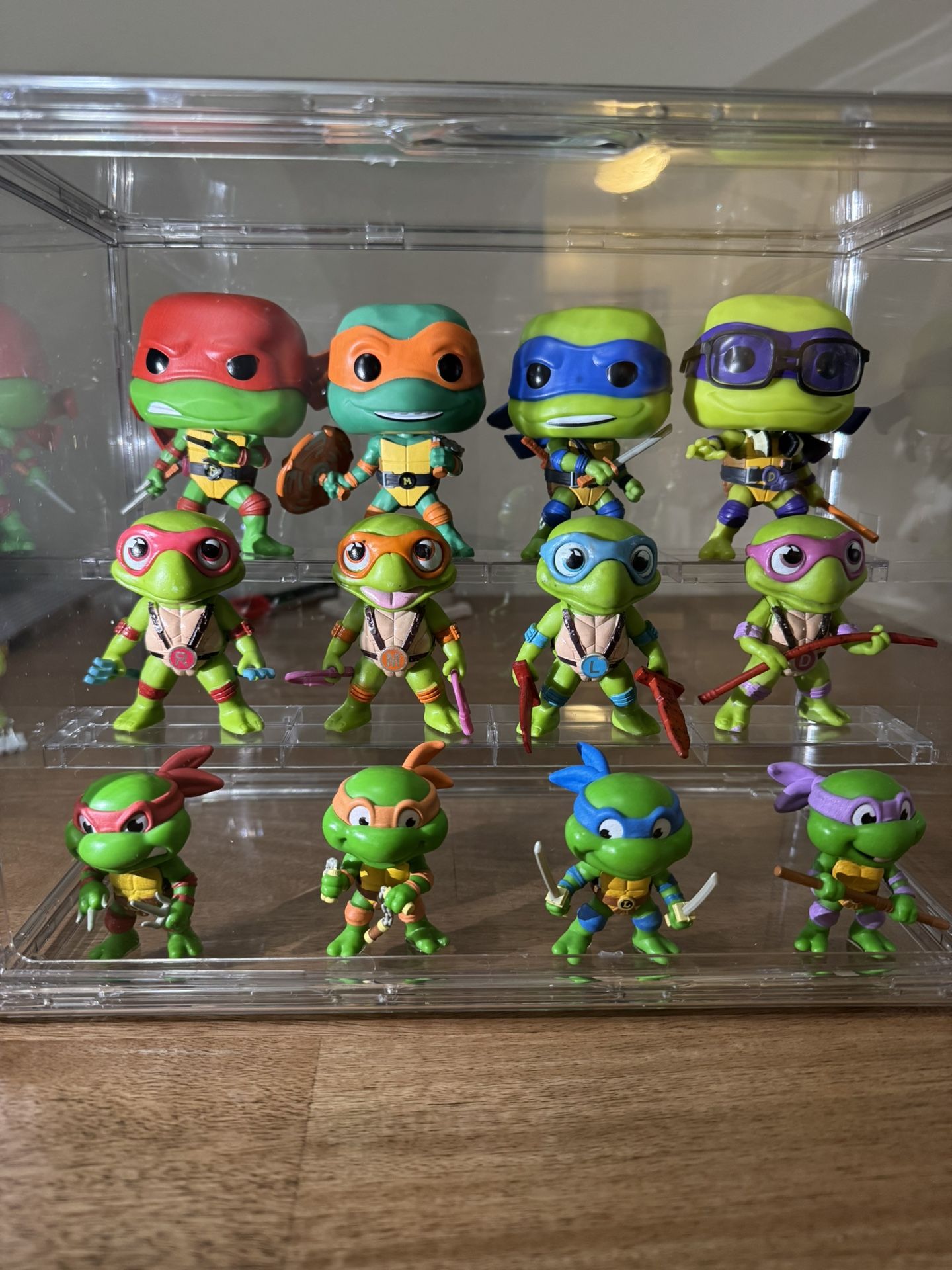 Teenage Mutant Ninja Turtles Set With Display Case