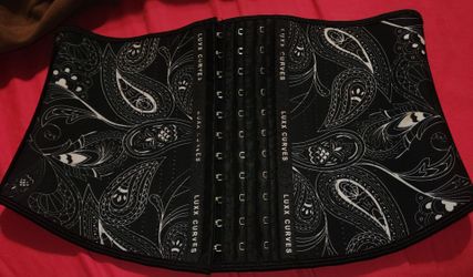 Black luxx curves waist trainer