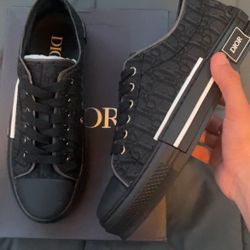Dior b23