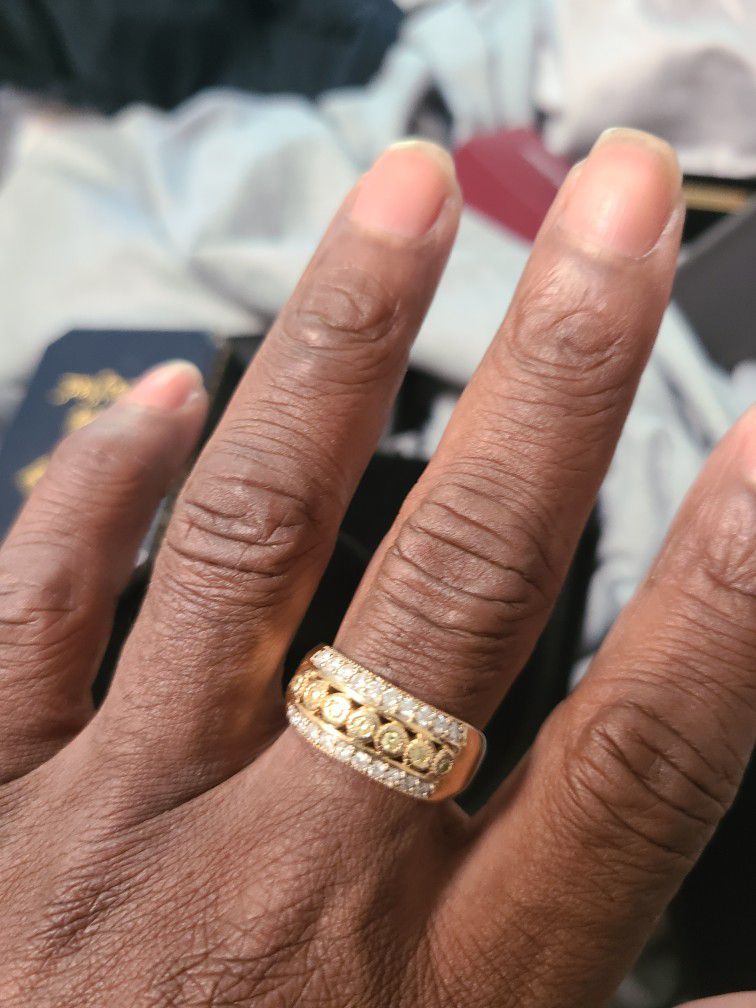 14kt Gold Diamond Ring 