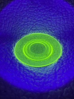 6” Yellow Vaseline Uranium Glass Plate