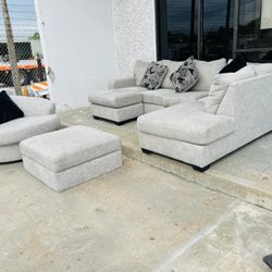 Grey fabric sectional with ottoman  And round swivel chaise🦋