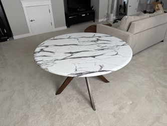 Gamino Round Dining Table - Walnut 50”