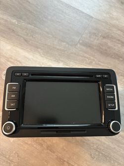 VW stereo. - OEM.