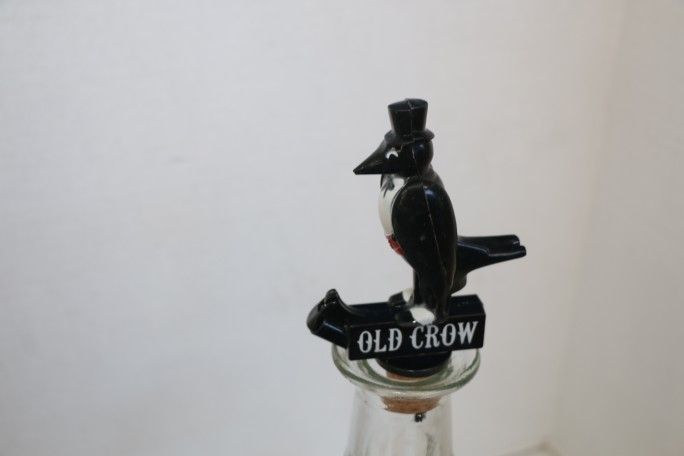 VINTAGE OLD CROW WHISKEY POURER STOPPER BOTTLE TOPPER