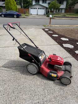 Troy-Bilt TB230 self propelled Gas Push Lawn Mower with Bag