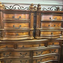 Complete 8-Piece Queen Bedroom Set