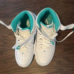 Nike Air Force 1 Men US 9