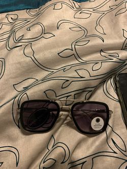 UV protection gradient tint sunglasses