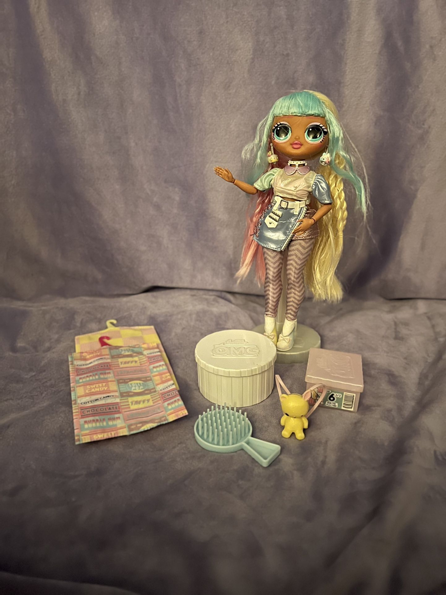 L.O.L. Surprise! O.M.G. Candylicious Fashion Doll with 20 Surprises, Multicolor