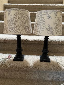 2 Matching Table Lamps with Shades