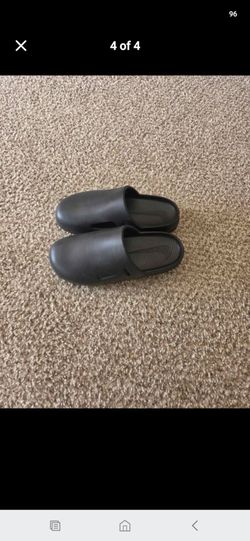 Nike clogs