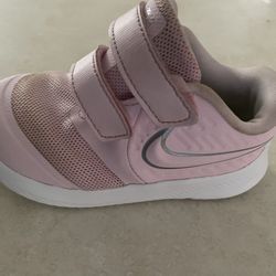 Girls 6.5c Nike