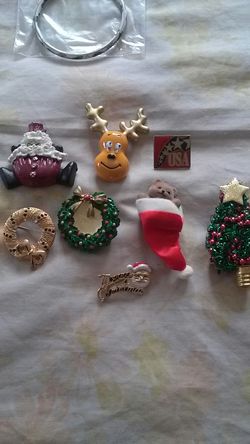 Christmas brooch pin