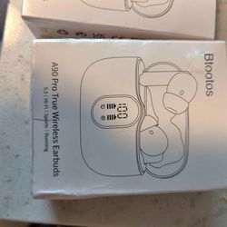 Four pairs of wireless Bluetooth earbuds