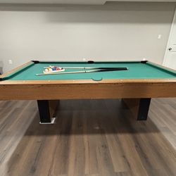Full pool table set