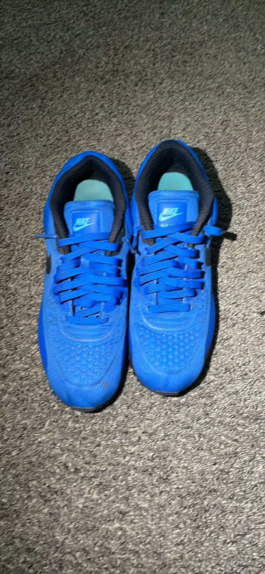 Nike Air Max 90 Ultra 'Hyper Cobalt' sneaker.