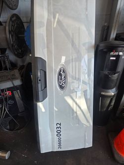 Defenza y tapa de caja de ford  f 150