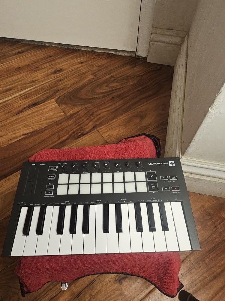 Novation Launchkey mini MK3 25 keys